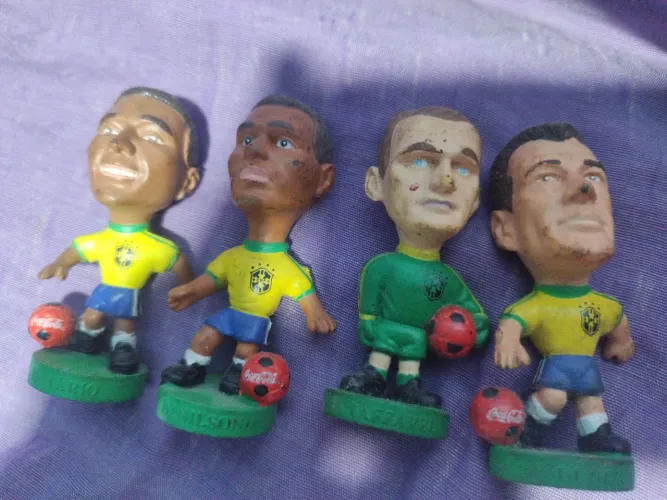 Bonecas de jogadores de futebol do Brasil coleção coca cola 