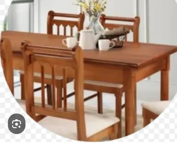 Vendo mesa com 4 cadeiras madeira maciça