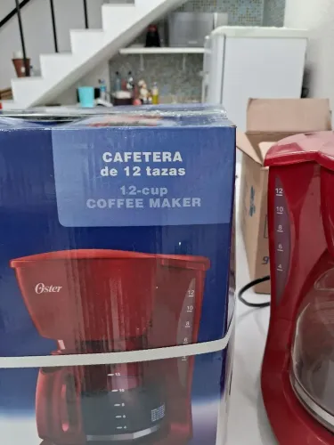 Cafeteira Oster filtro permanente lavável. 