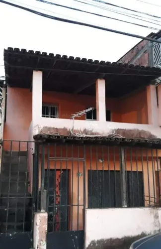 Casa 2 pavimentos na Av.Itabuna
