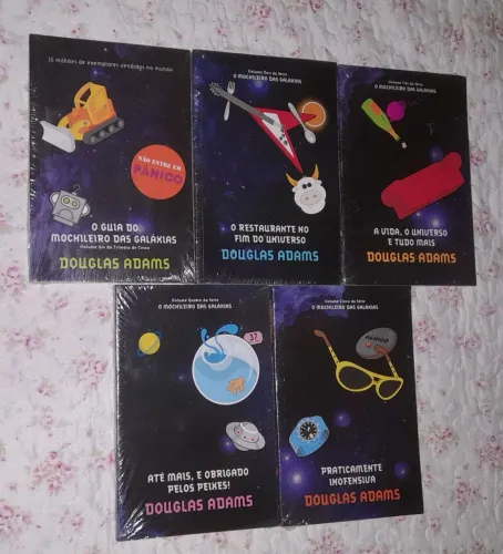 Coleção O Guia do Mochileiro das Galáxias - Douglas Adams