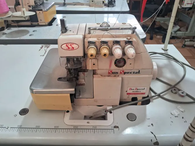 MÁQUINA INTERLOCK OVERLOCK de Costura  Sun Special SS-8805 D