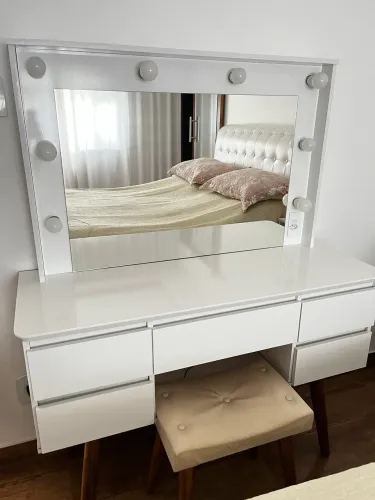 PENTEADIERA CAMARIM COM ESPELHO E LUZES - PERFEITO ESTADO