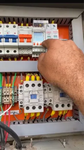 ELETRICISTA COMANDOS ELÉTRICOS - Bombas hidráulicas 