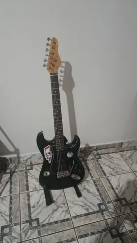 TROCO GUITARRA POR TECLADO COM TECLA SENSITIVA 