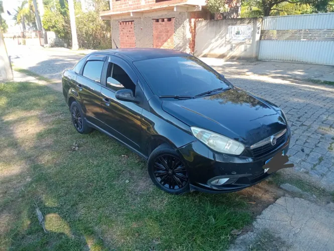 Fiat Grand Siena Attrac. 1.4 EVO F.flex 8V 2013
