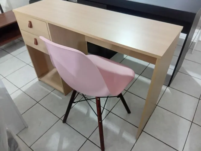 Mesa e cadeira para estudar