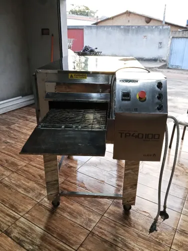 Forno Esteira Tecnopizza 40/100 Maxx Turbo a Gás - Seminovo (Menos de 1 Ano)