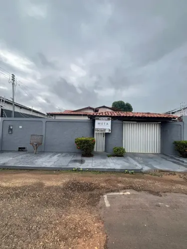 ALUGA-SE EXCELENTE CASA NO BAIRRO PARAVIANA