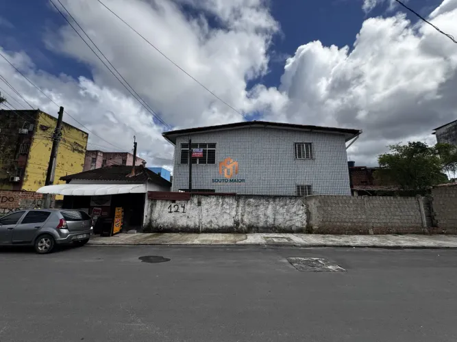 Casa à Venda em Iputinga com 248m² e Quintal - Recife REF: 6789