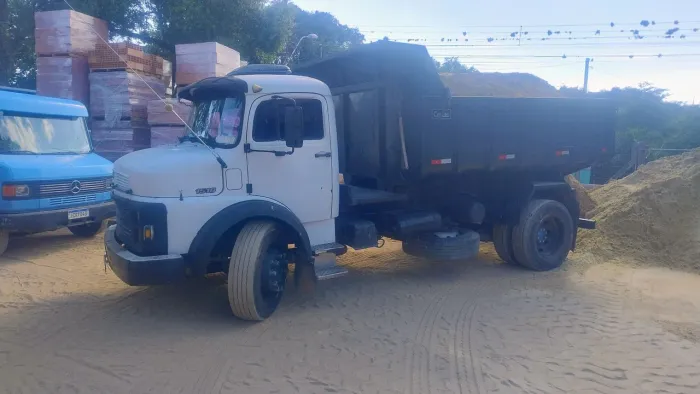 1518 caçamba 8m reduzido diferencial do cargo
