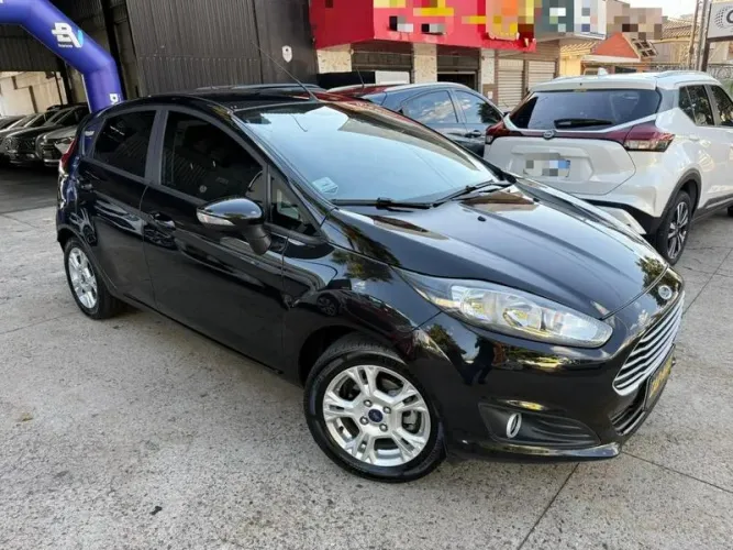Ford Fiesta 1.6 16V Flex Aut. 5P 2016