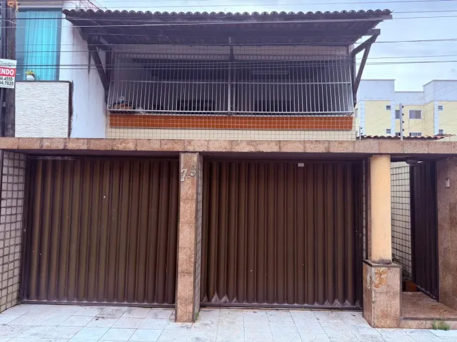 CASA ESPAÇOSA NA MARAPONGA, PROXIMO AVENIDA GODOFREDO MACIEL
