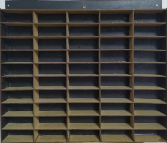 Painel de Hot Wheels de 50 nichos
