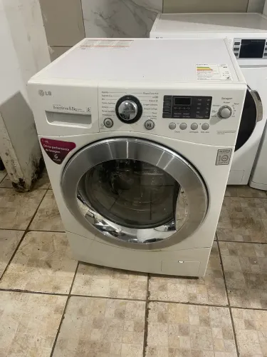 Vendo lava e seca LG 8,5kg 220 vts inverter funcionando perfeitamente