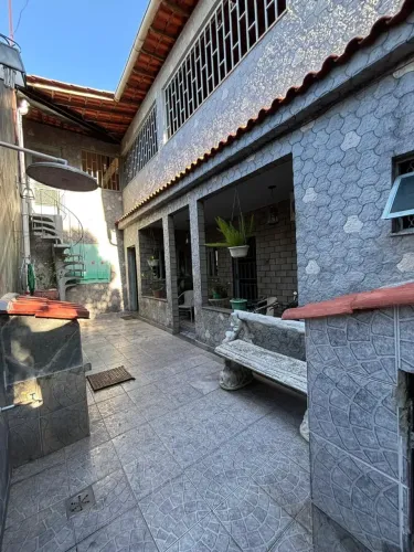 TRINDADE - CASA 2 QTS/SUÍTE/TERRAÇO - SABINO IMÓVEIS