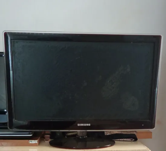 TV Sony e TV Monitor Sansung com defeito