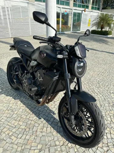 CB 1000