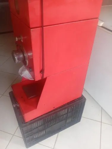 Vende se máquina de moer café
