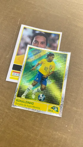 Kit 2 Figurinhas Ronaldinho Gaúcho - Copa América 2011