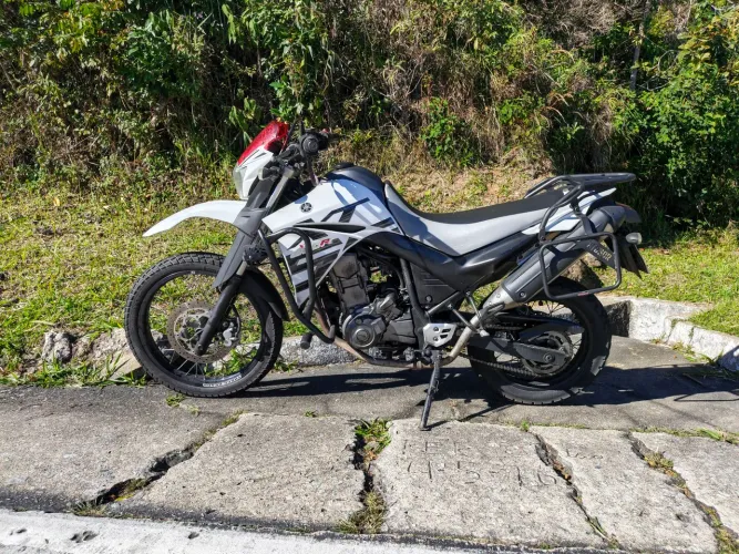 Vendo ou troco por Saveiro essa linda XT660.