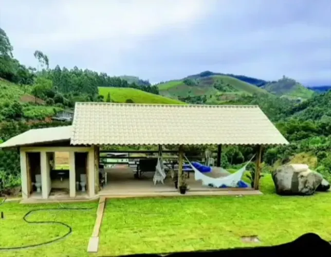 UM REFÚGIO NAS MONTANHAS ESPERANDO POR VOCÊ!