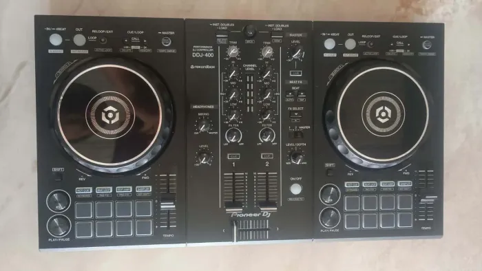 Controladora Pioneer DDJ-400