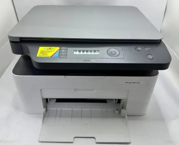 Impressora multifuncional a laser HP M135 Wi-Fi praticamente zero c/um toner e garantia