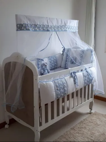 Berço/ mini cama com capitone 
