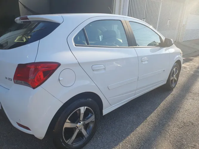 Chevrolet Onix Hatch LTZ 1.4 8V Flex Mec. 4P 2018