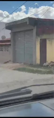 Ponto comercial localizado no centro de quijingue na rua da feira livre as segundas.