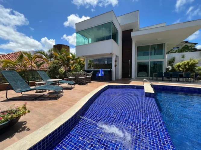 CASA À VENDA ALPHAVILLE SALVADOR II R$ 4.200.000,00, PISCINA COM ÁREA GOURMET, SALA AMPLA,
