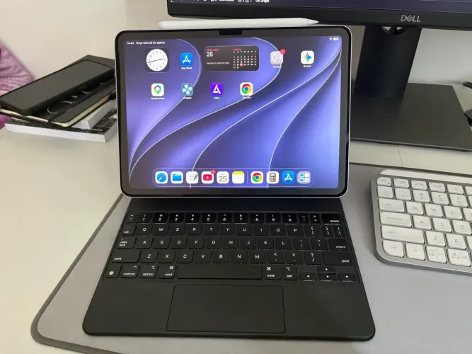 iPad Air M2 + Magic Keyboard original