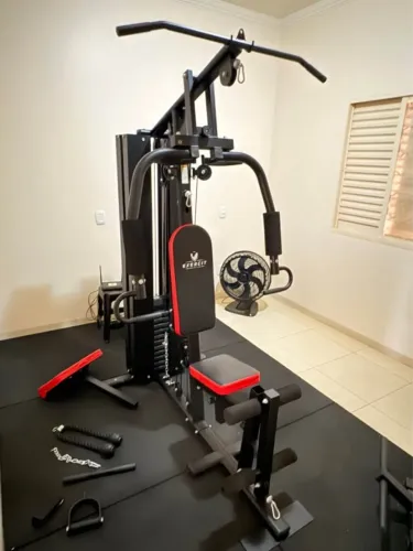 Máquina estação de musculação torre completa com piso de borracha