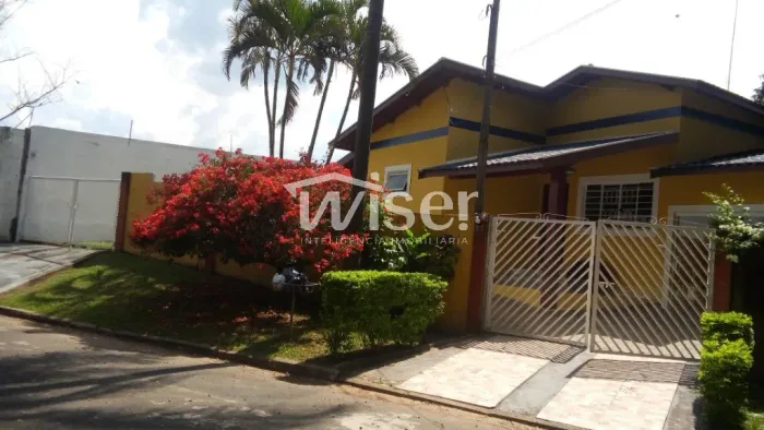 Casa à Venda em Campinas / 350m², 2 Casas, Quintal Amplo e Área Verde