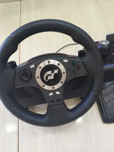Volante gamer Logitech com pedais e câmbio para Pc Ps3 Ps2