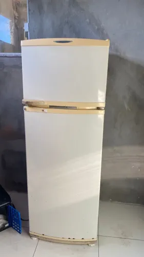 Geladeira (precisa trocar o motor)