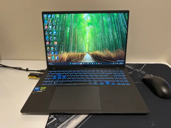 Notebook gamer - Asus v16 - I5 210h RTX 4050 1tb de ssd