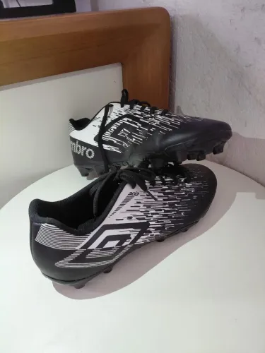 Chuteira Umbro