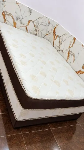 Cama Box Casal D33 / Suporta até 250kg / R$480,00