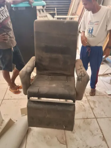 Vendo armação completa de cadeira de descanso tipo hospitalar