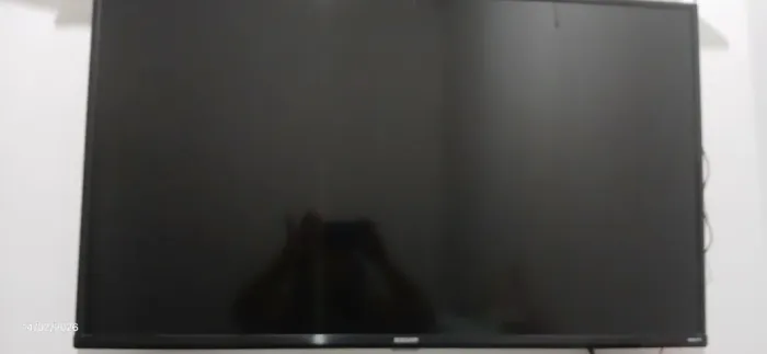 Vendo uma TV semp, 43 polegadas ,nao ta aparecendo imagem so o sou dela que ta bom