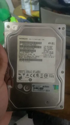 HD externo Hitachi de 250gb em ótimo estado 