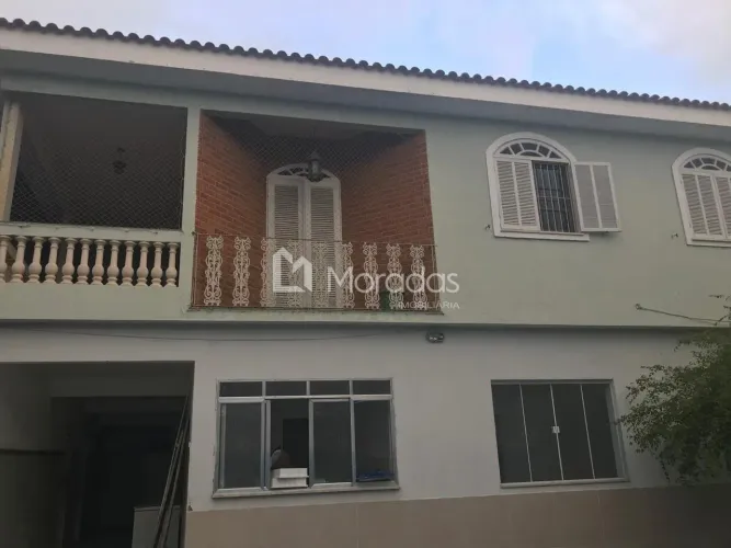Casa Duplex Comercial em Parque Joao Maria onde funcionou uma escola, 02 banheiros e 10 sa