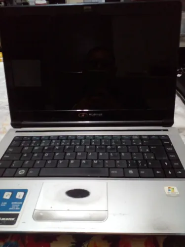 Notebook Buster (usado para retirar as peças)