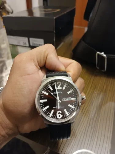 Relogio magnum Quartz