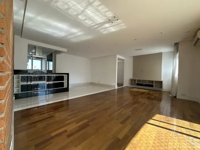 Imóvel para aluguel possui 135 metros quadrados com 2 quartos em Moema - São Paulo - SP