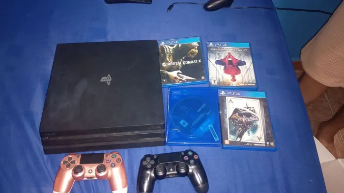 Vendo PS4 PRO