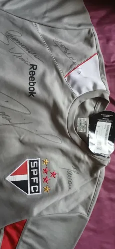 Camisa de goleiro com varios autógrafo original nova sem uso de São Paulo