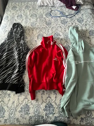 3 moletons em excelente estado